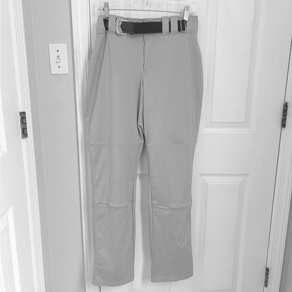 Under Armour Men’s Utility Baseball Pants in Grey with Easton Belt in Black